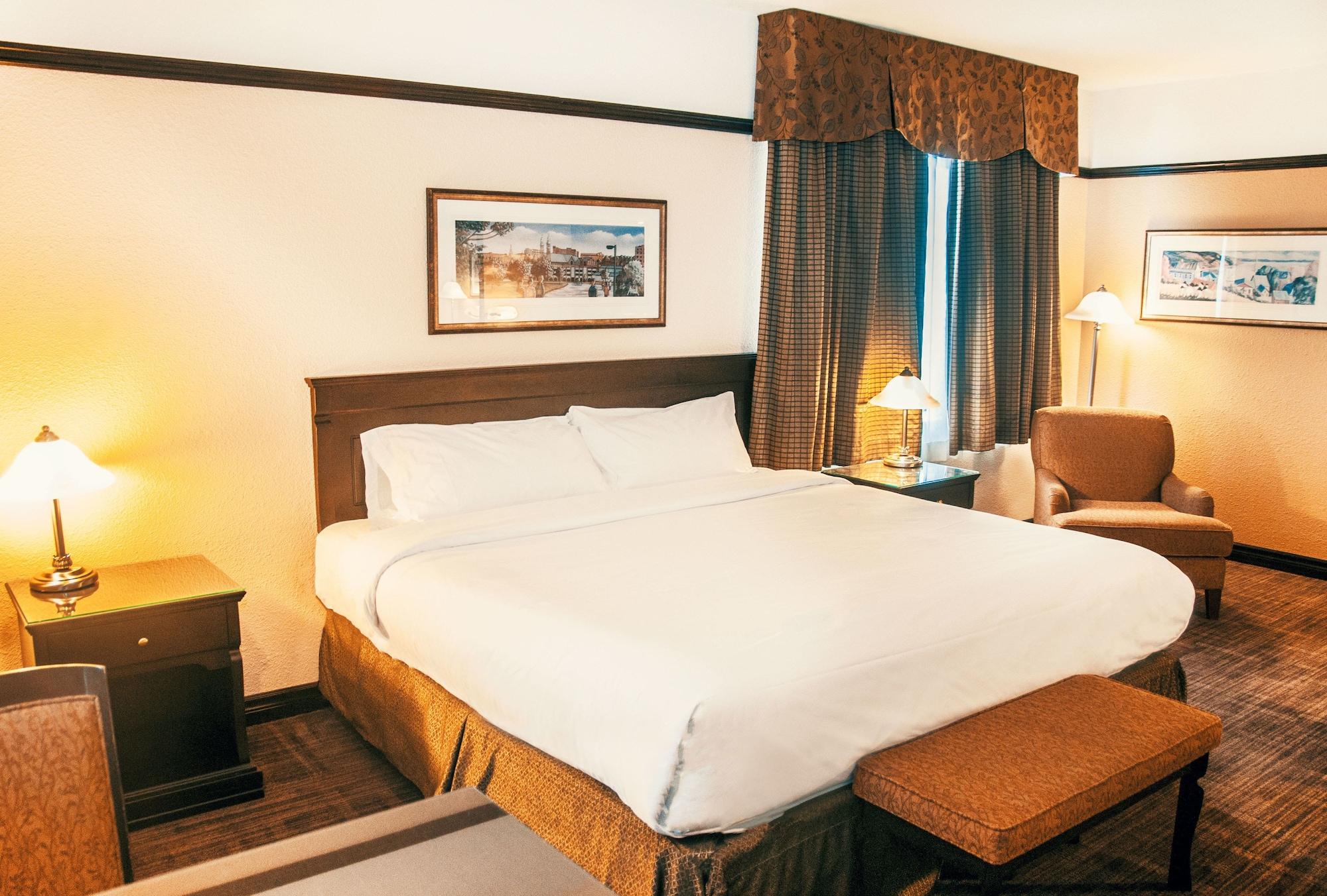 Hotel Le Montagnais Chicoutimi Buitenkant foto