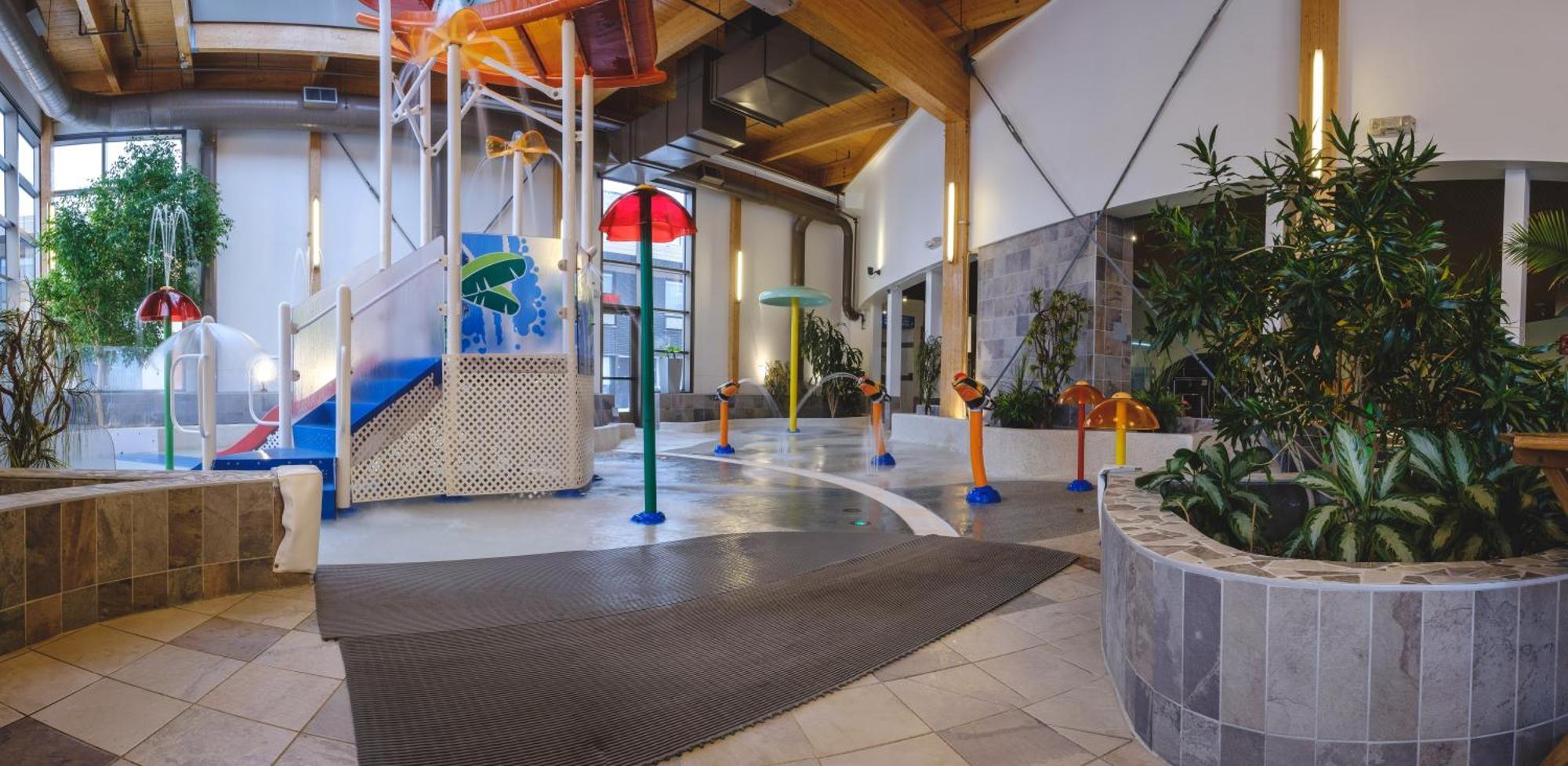 Hotel Le Montagnais Chicoutimi Buitenkant foto
