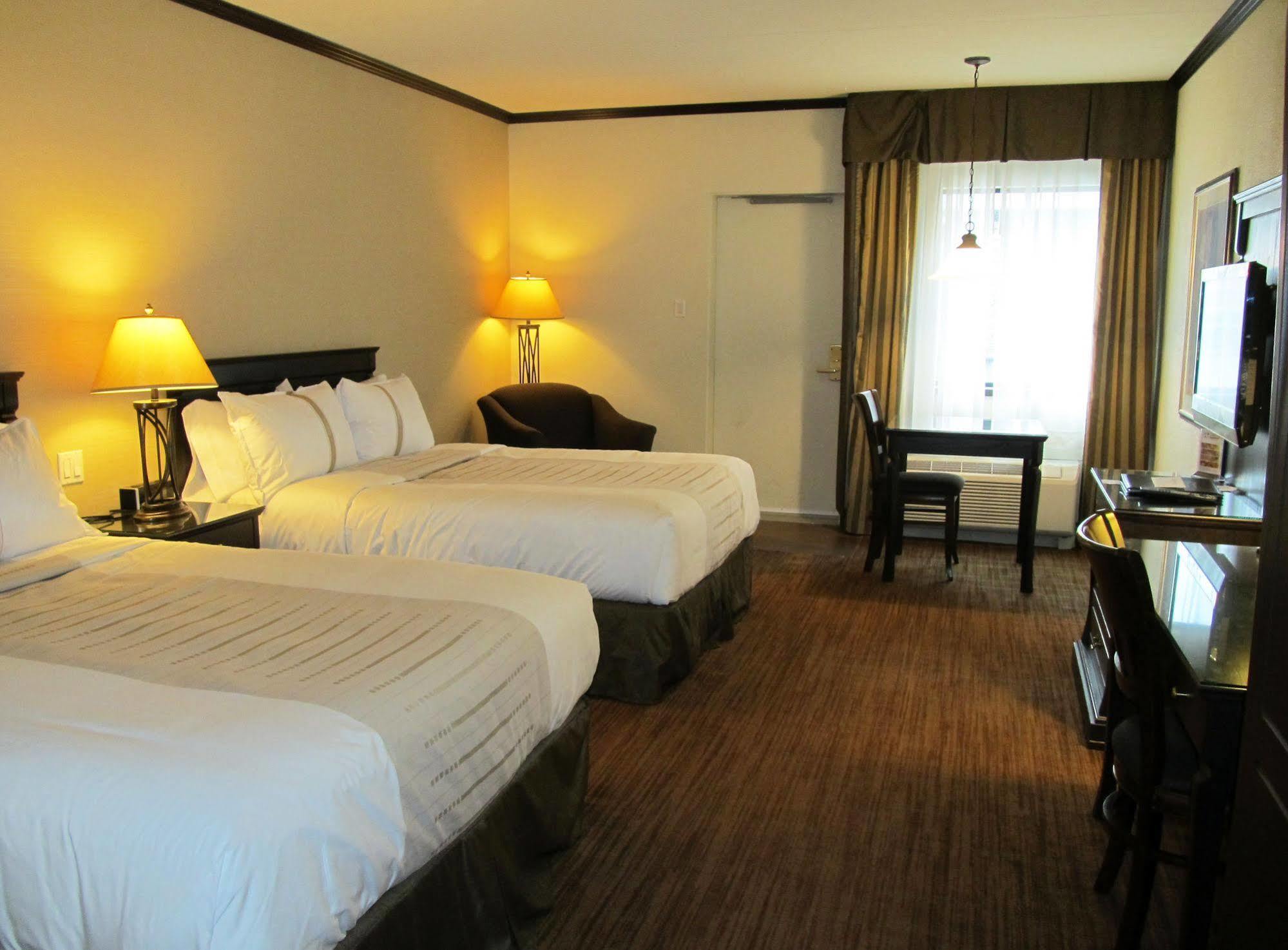 Hotel Le Montagnais Chicoutimi Buitenkant foto