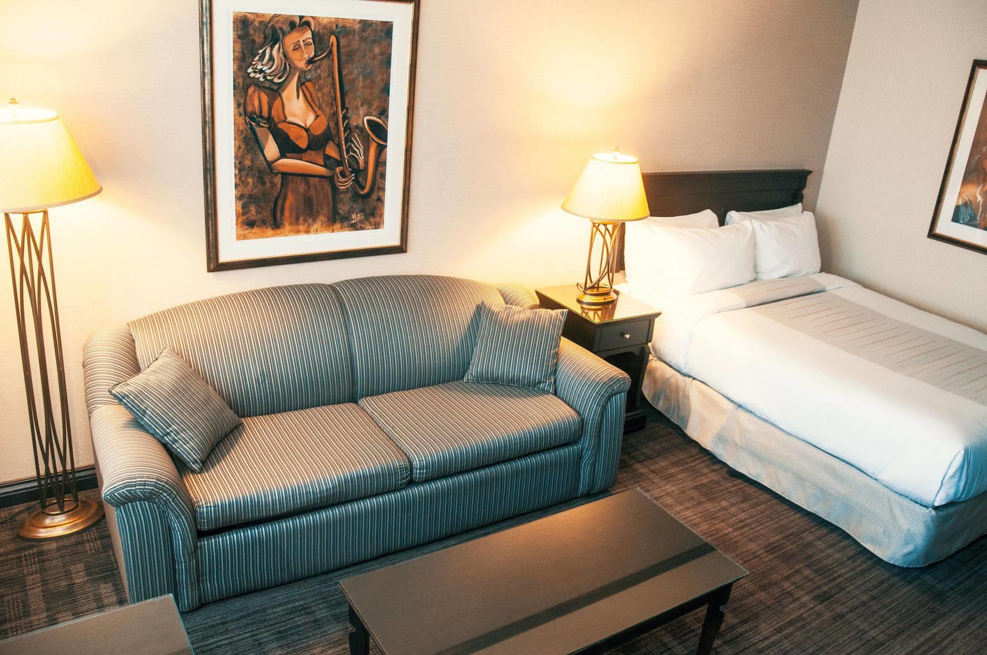 Hotel Le Montagnais Chicoutimi Buitenkant foto