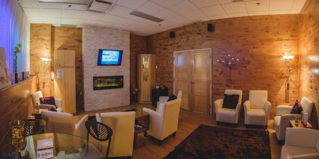 Hotel Le Montagnais Chicoutimi Buitenkant foto